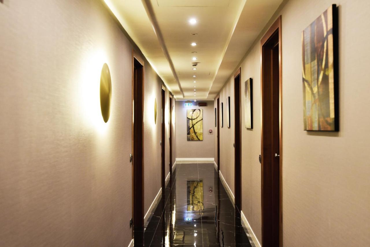 Magri'S Hotel Napoli Esterno foto