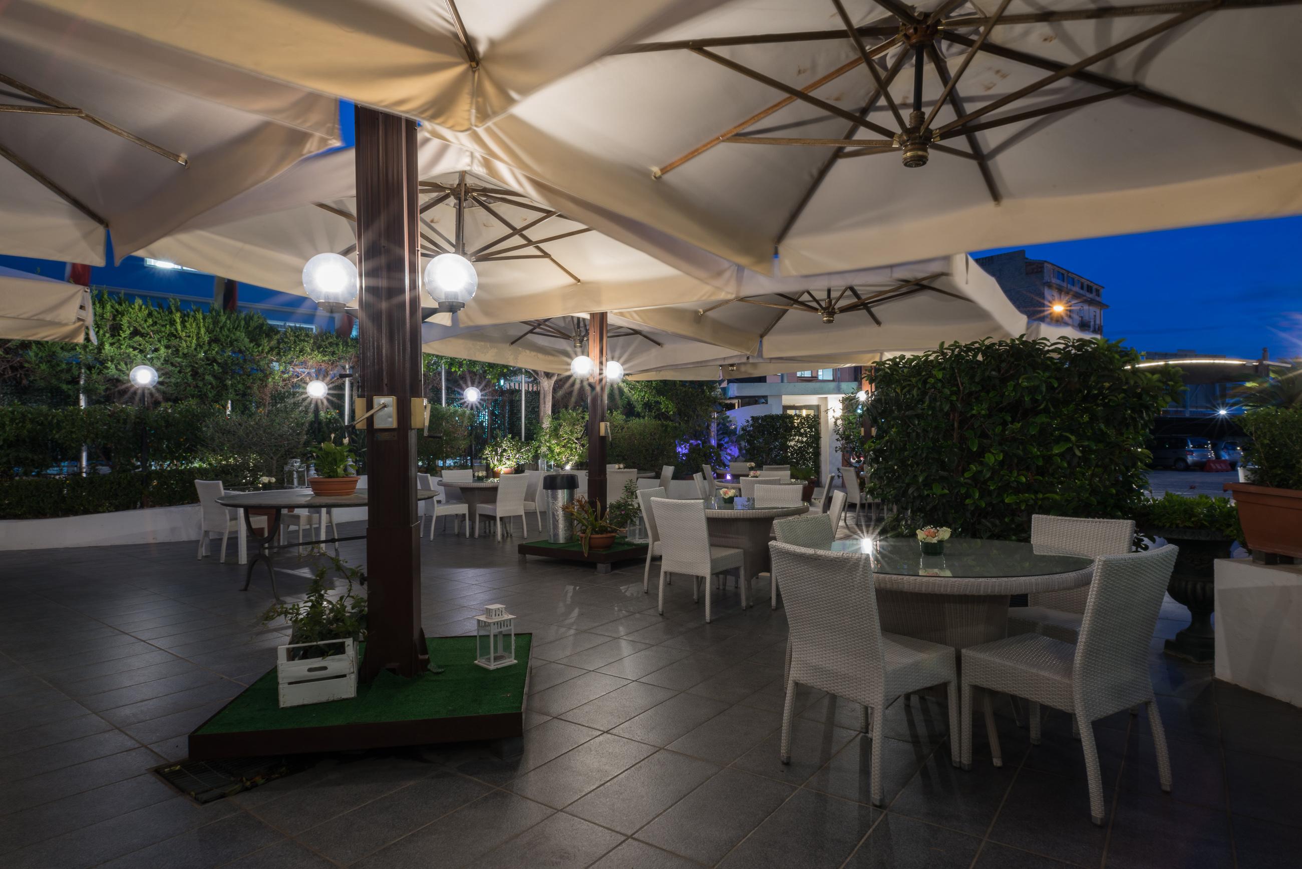 Magri'S Hotel Napoli Esterno foto