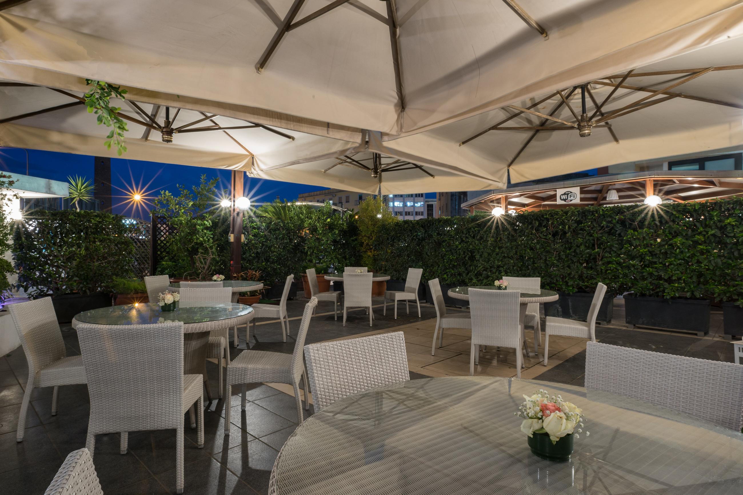 Magri'S Hotel Napoli Esterno foto